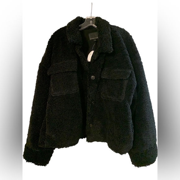NWT Banana Republic Cropped Sherpa Trucker Jacket in Black - Picture 6 of 14